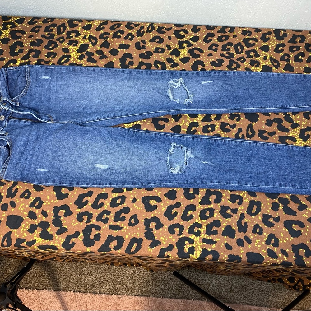 Women’s Levi Ripped Skinny Jeans